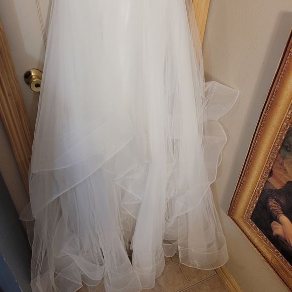 Nwt Wedding dress size medium - Picture 8 of 15